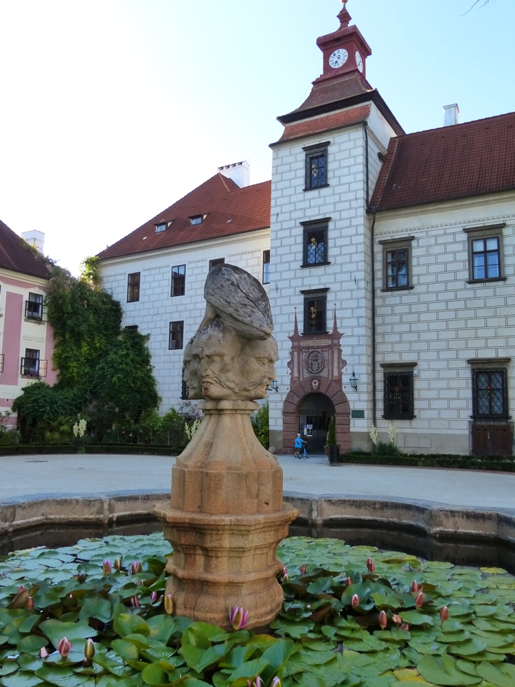 Zámek Třeboň a hradby 